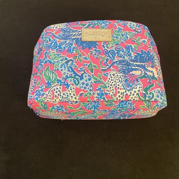 Lily Pulitzer Swim Suit Cover Up w Hood & makeup case - Picture 7 of 12
